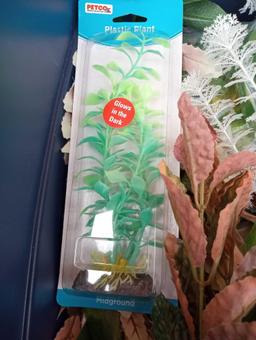 SMALL TOTE OF AQUARIUM GREENERY, SOME NEW MOST LOOK UNUSED