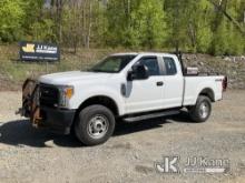 2017 Ford F350 4x4 Extended-Cab Pickup Truck Runs & Moves) (Rust Damage, Lift Gate Not Operating