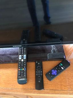 42 in Samsung TV with remote and accessories -Laskey