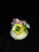 Staffordshire Capodimonte Style Radnor Ceramic Flower Bouquet