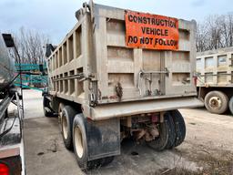 1998 MACK CL713 DUMP TRUCK VN:1M2AD38C3WW008023 powered by Mack E7-460 diesel engine, equipped with