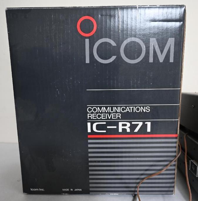 ICOM IC-R71A Communications Receiver with Box
