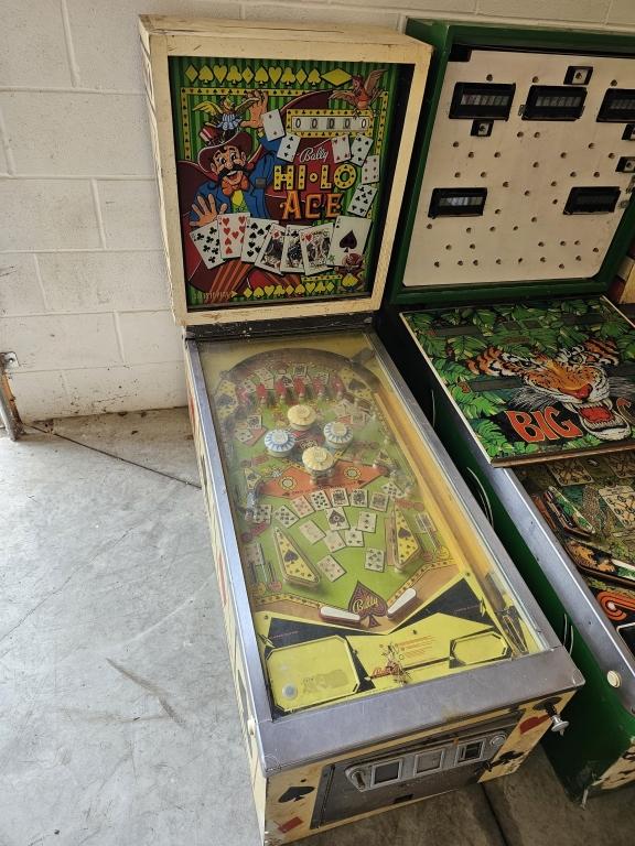 Bally High Low Ace Pin Ball Machine