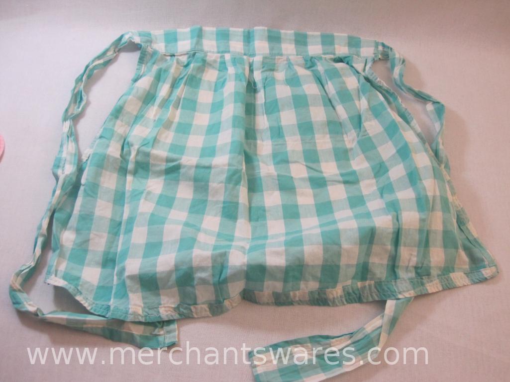 Four Vintage Aprons, see pictures, 15 oz