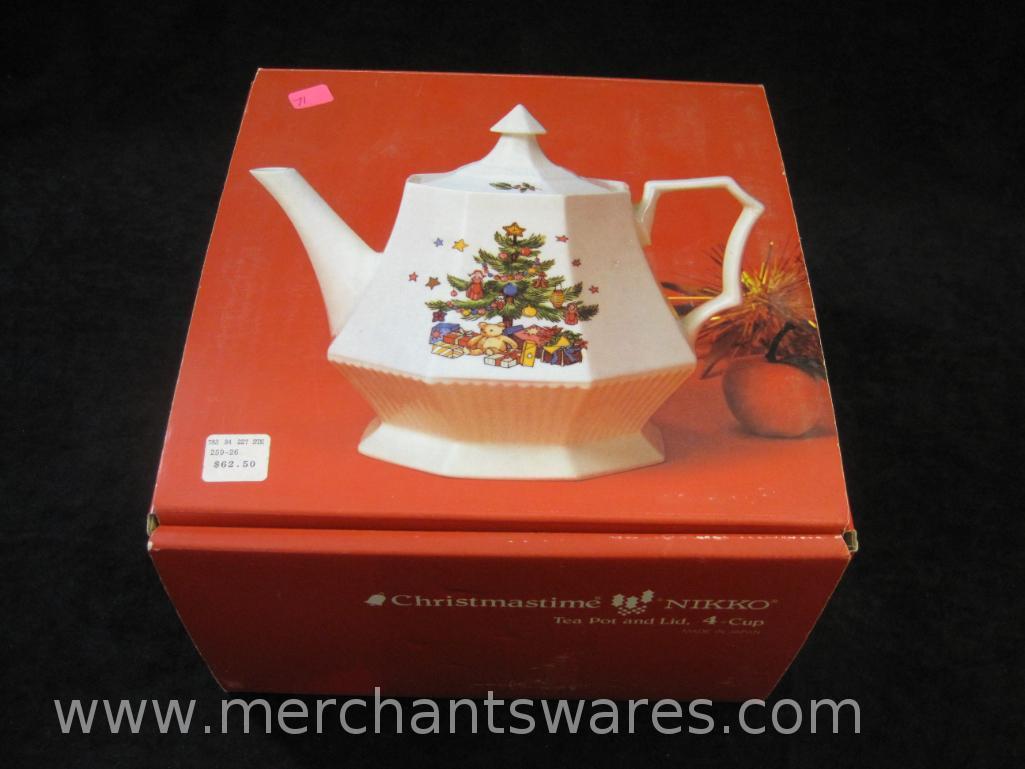 Christmastime Nikko 4-Cup Tea Pot and Lid in Original Box, made in Japan, 2 lbs 5 oz