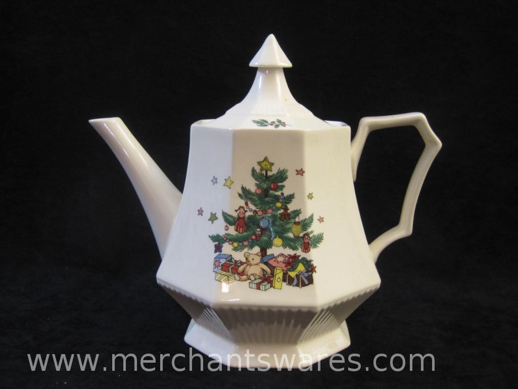 Christmastime Nikko 4-Cup Tea Pot and Lid in Original Box, made in Japan, 2 lbs 5 oz