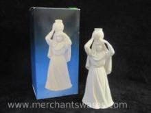 Avon Nativity Collectibles Woman with Water Jar Porcelain Figurine in Original Box, 1990, 9 oz
