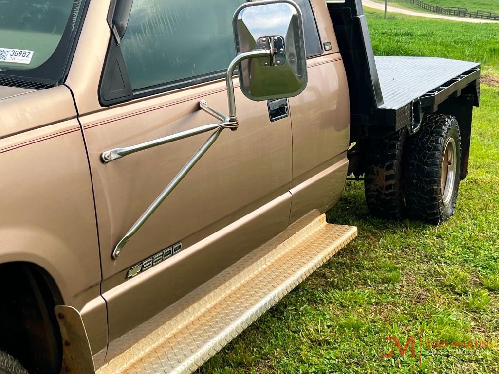 1997 CHEVROLET 3500 FLAT BED TRUCK