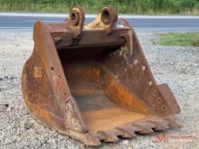 CAT 46" EXCAVATOR TOOTH BUCKET W/ SIDE CUTTERS