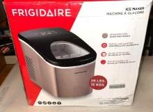 Frigidaire Countertop Ice Maker- Like New Works Great!