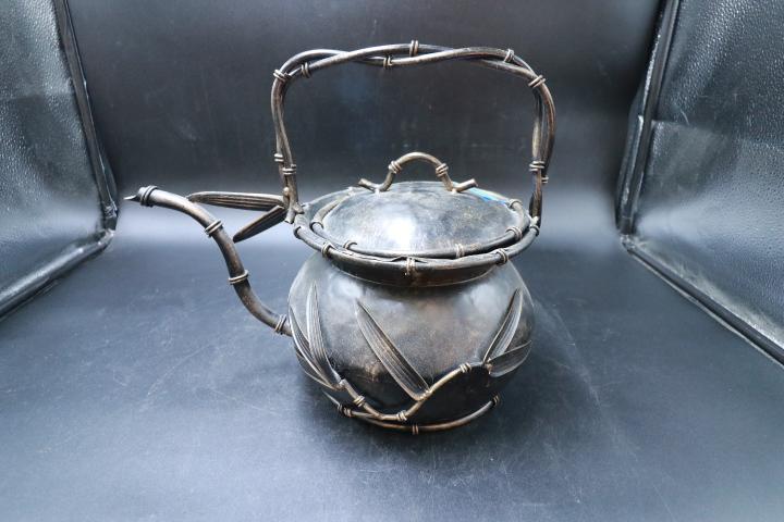 Decorative Metal Tea Pot with Lid