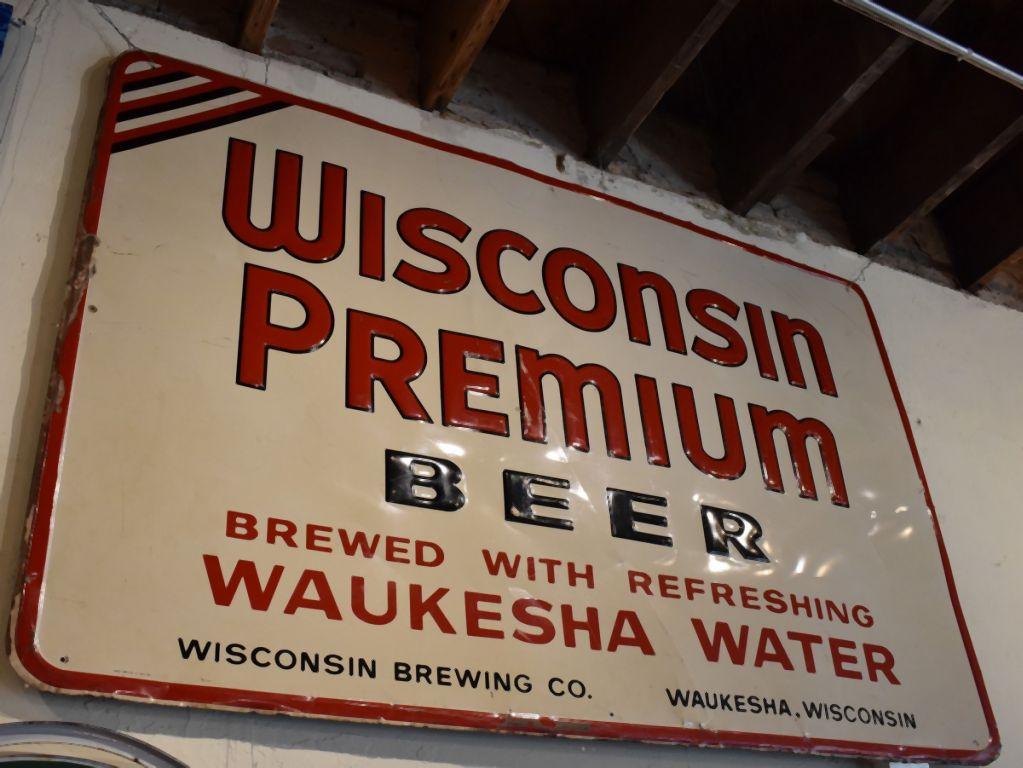 WISCONSIN PREMIUM BEER SIGN, "BREWED WITH REFRESHING