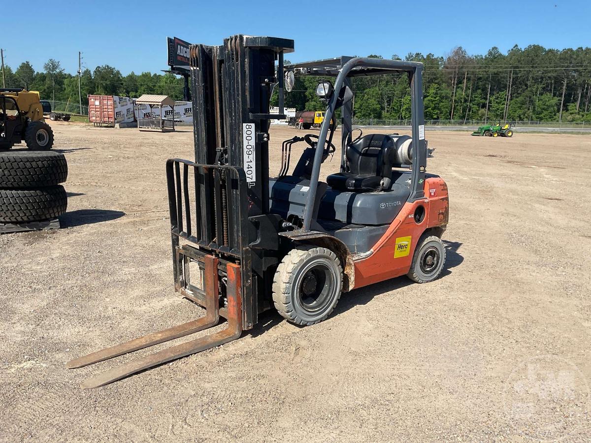 2016 TOYOTA 8FGU25 PNEUMATIC TIRE FORKLIFT SN: 72909