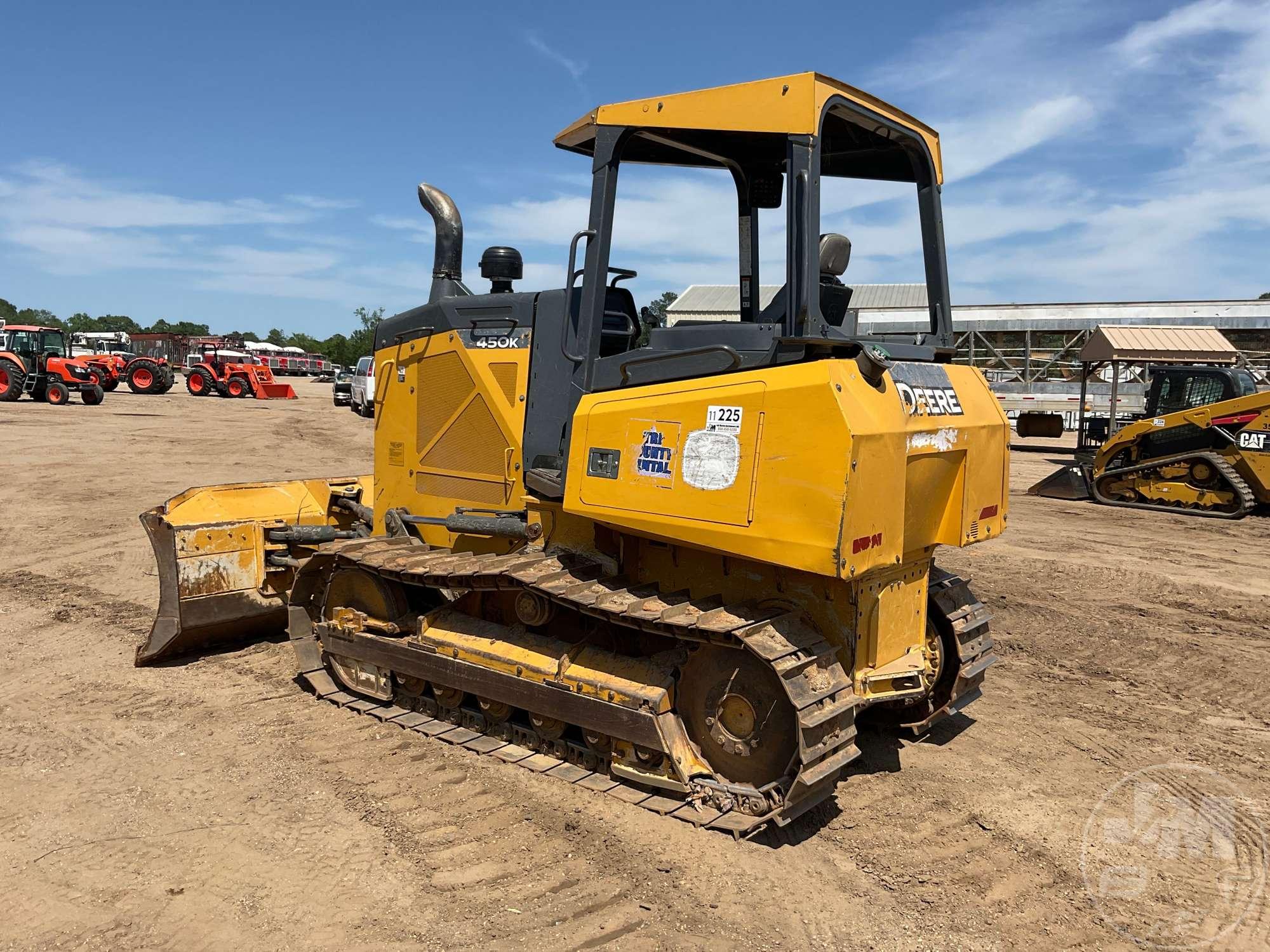 2017 JOHN DEERE 450K CRAWLER TRACTOR SN: 1T0450KXVHF312277