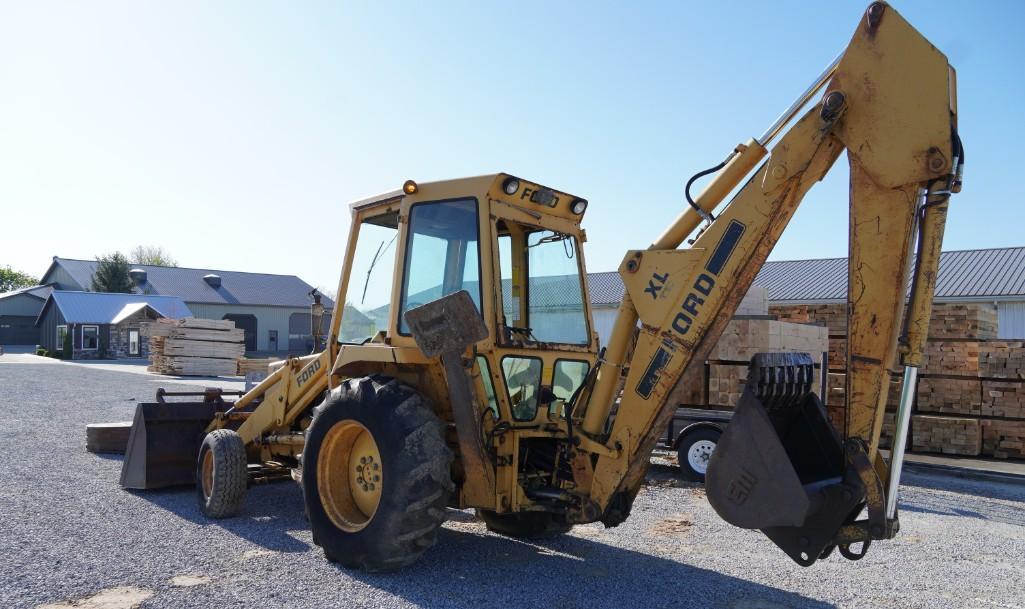 1980 Ford 555A XL Backhoe Loader