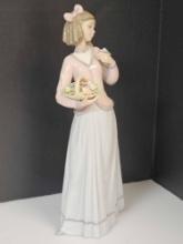 LLADRO #7644 "INNOCENCE IN BLOOM" Porcelain Figurine THE LLADRO COLLECTOR SOCIETY