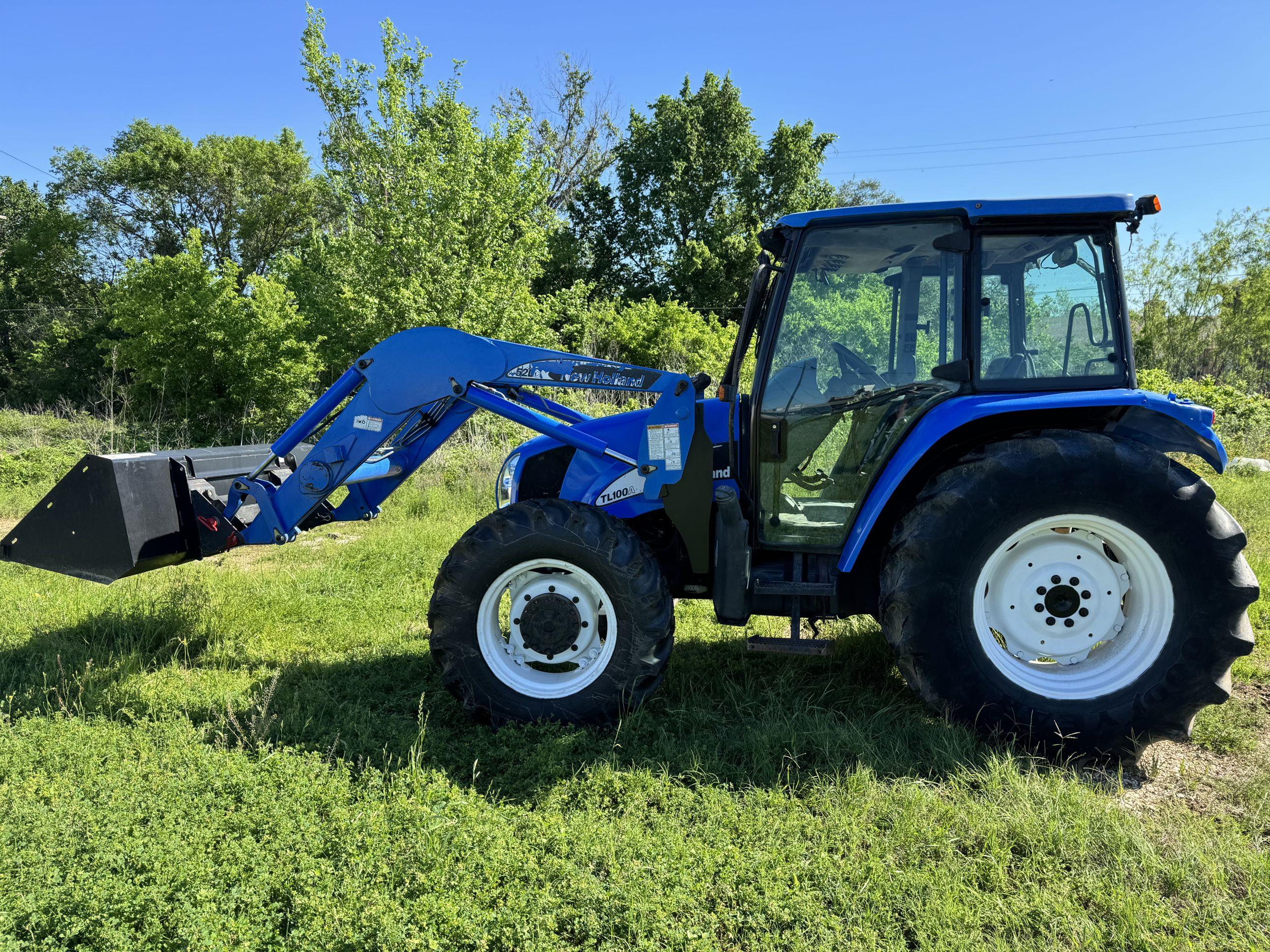 New Holland TL100A Tractor Franklin TX