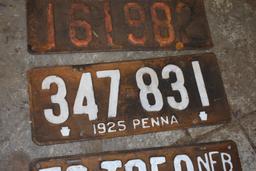 5 Vintage License Plates