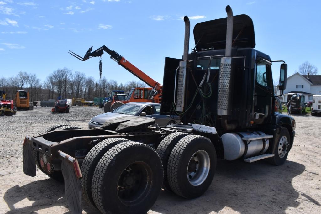 2004 Freightliner Truck Tractor