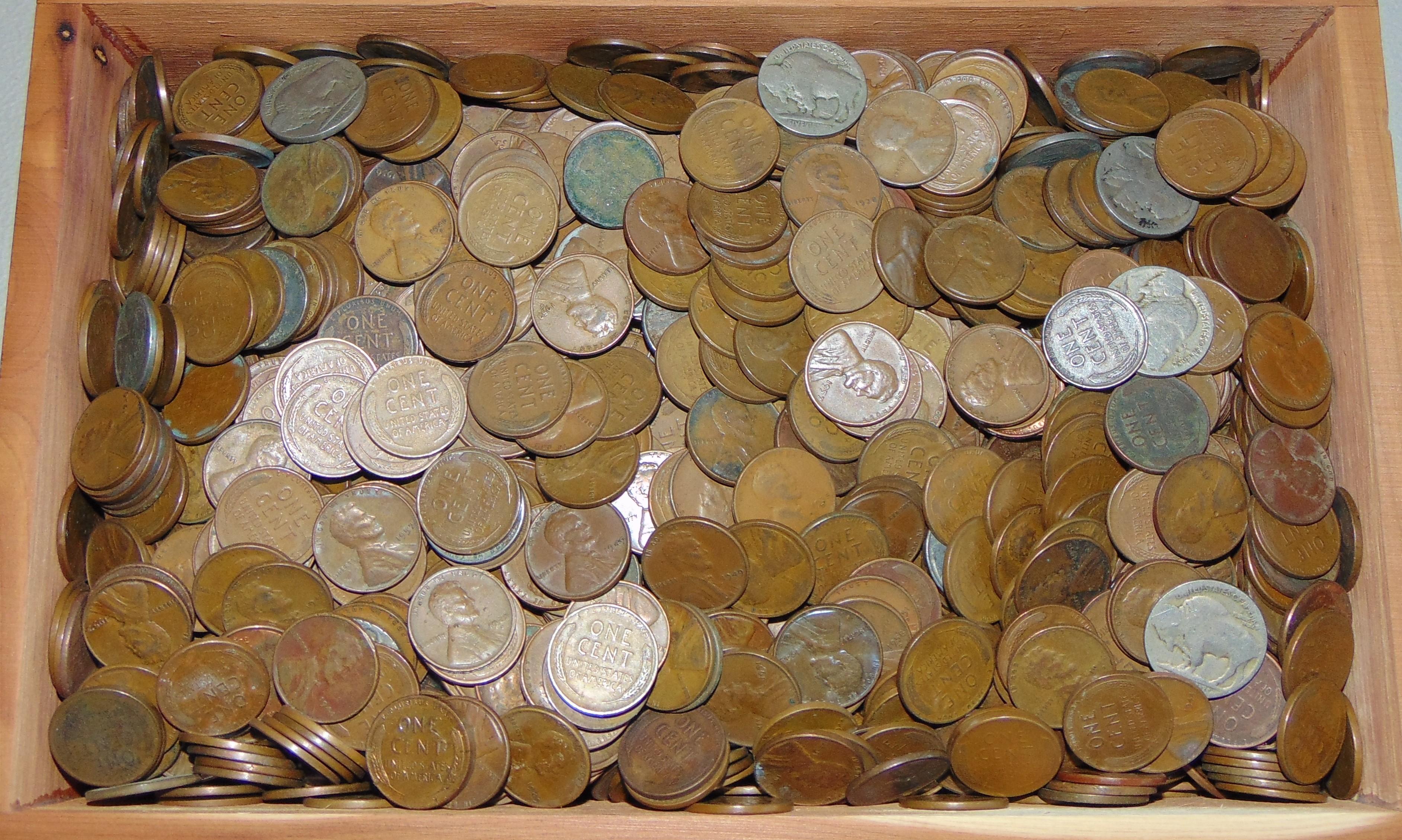 Approx. 2550 Wheat Cents. 6 no-date Buffalo Nickel