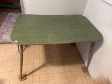 Vintange table with 1 leaft