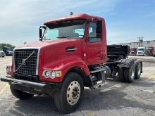2009 VOLVO VHD T/A DAYCAB