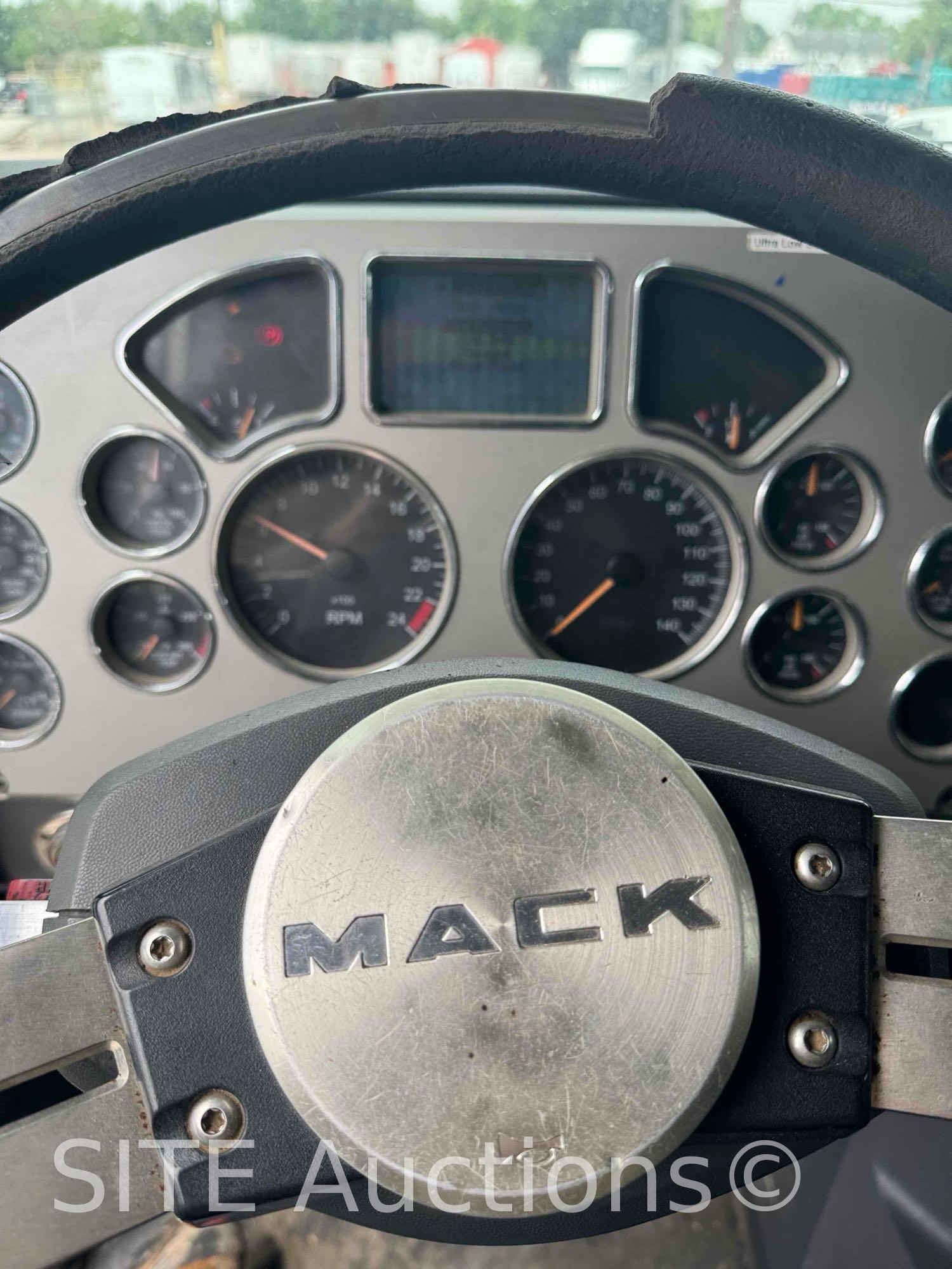 2014 Mack CHU613 T/A Sleeper Truck Tractor