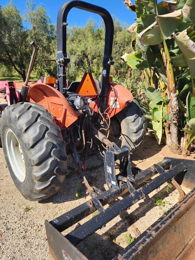 263 Running Massey Ferguson Tractor w/ bucket and box scraper