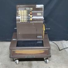 Vintage National electric cash register with keys model FR8437 4 9SS