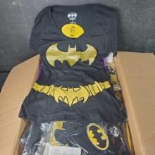 Box Batman glittered logo juniors black V neck cape/T-shirt size Medium