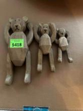 3 wooden bears DR