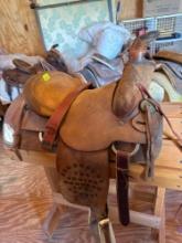 15in trophy saddle