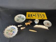Assorted Alaskan related collectibles -see photo's-