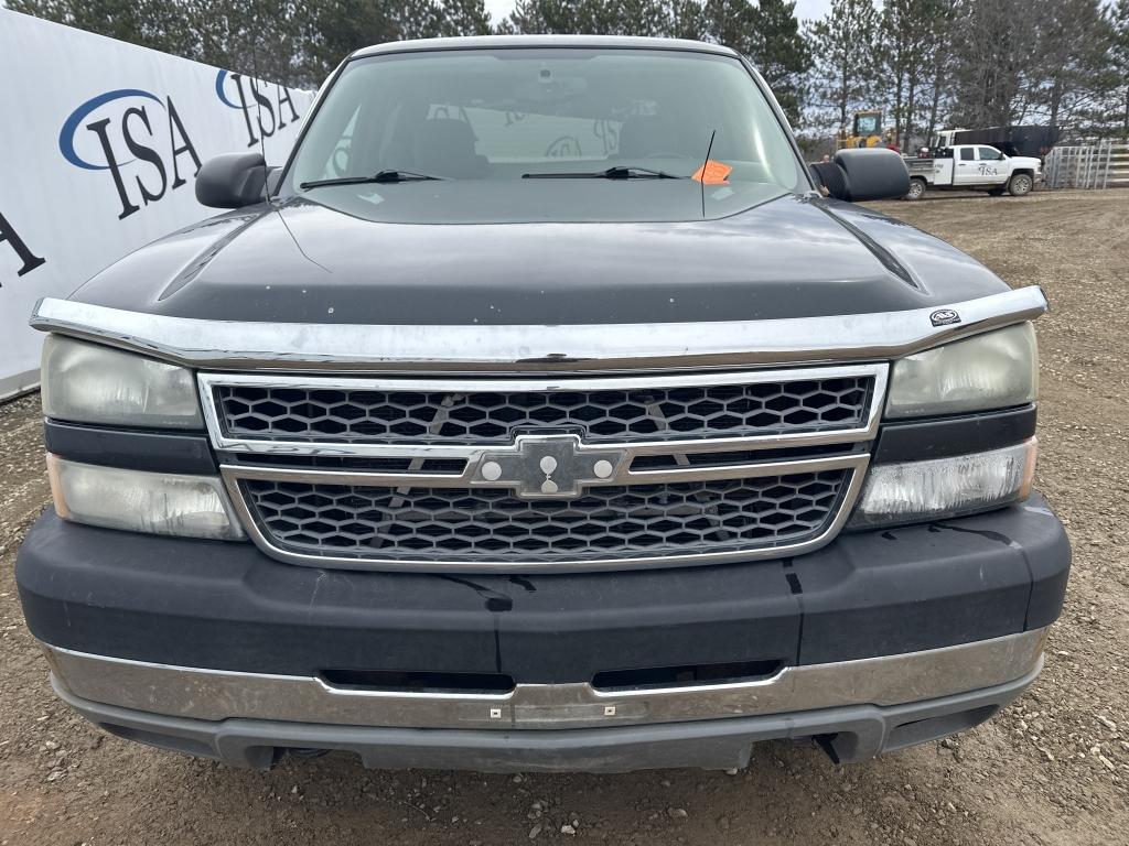 2005 Chevrolet Silverado 2500hd 4x4 Pickup Truck