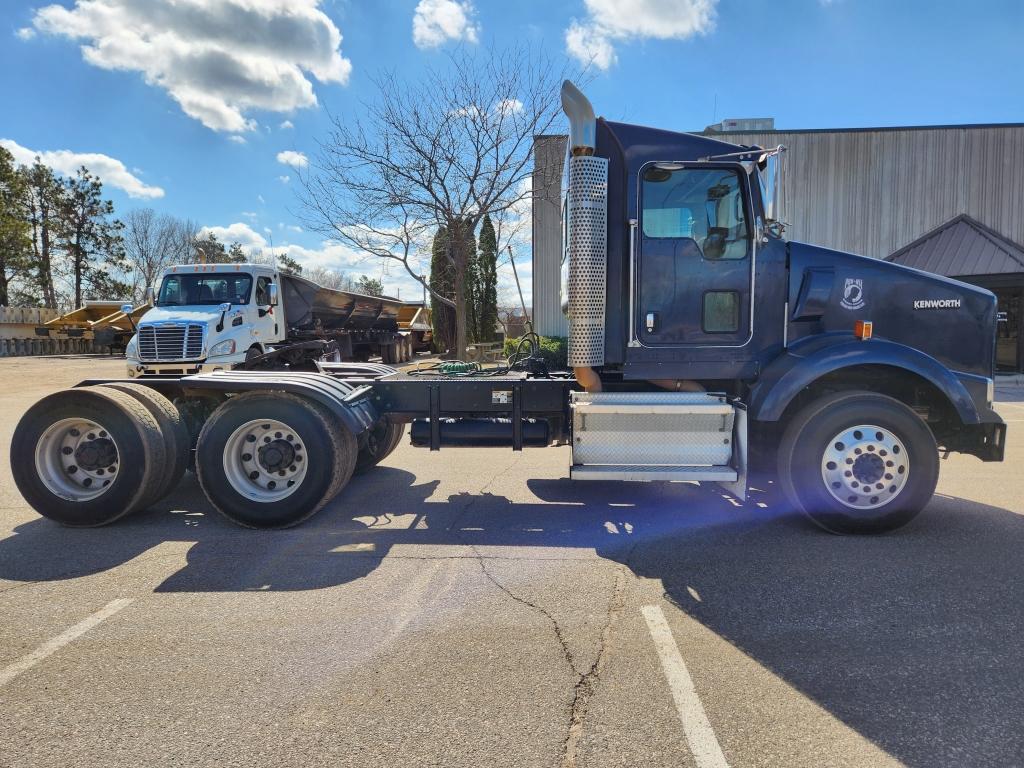 2008 Kenworth T800 Day Cab