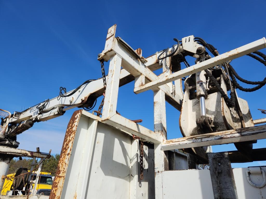 2010 Freightliner Grapple Truck