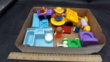 Toy Vehicles, House Accessoires & People Figurines