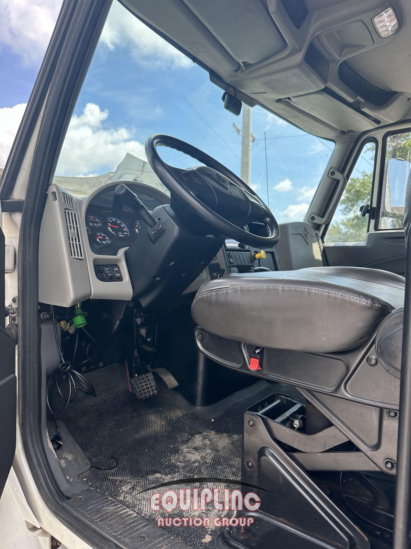 2018 INTERNATIONAL 4300 NON CDL BOX TRUCK