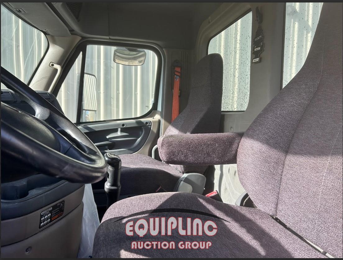 2015 FREIGHTLINER CASCADIA DAY CAB