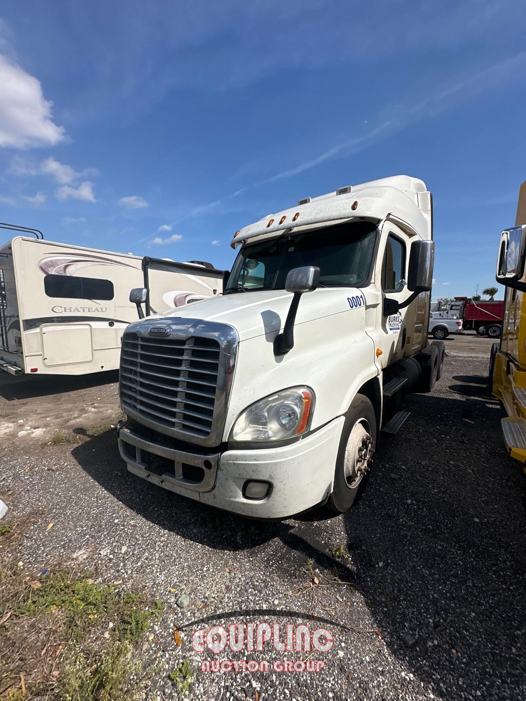 2014 FREIGHTLINER CASCADIA TANDEM AXLE SLEEPER