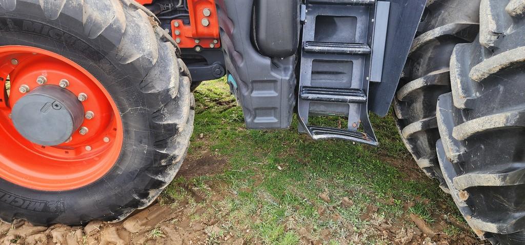 2015 Kubota M7-171P Tractor W/Loader (RIDE AND DRIVE)