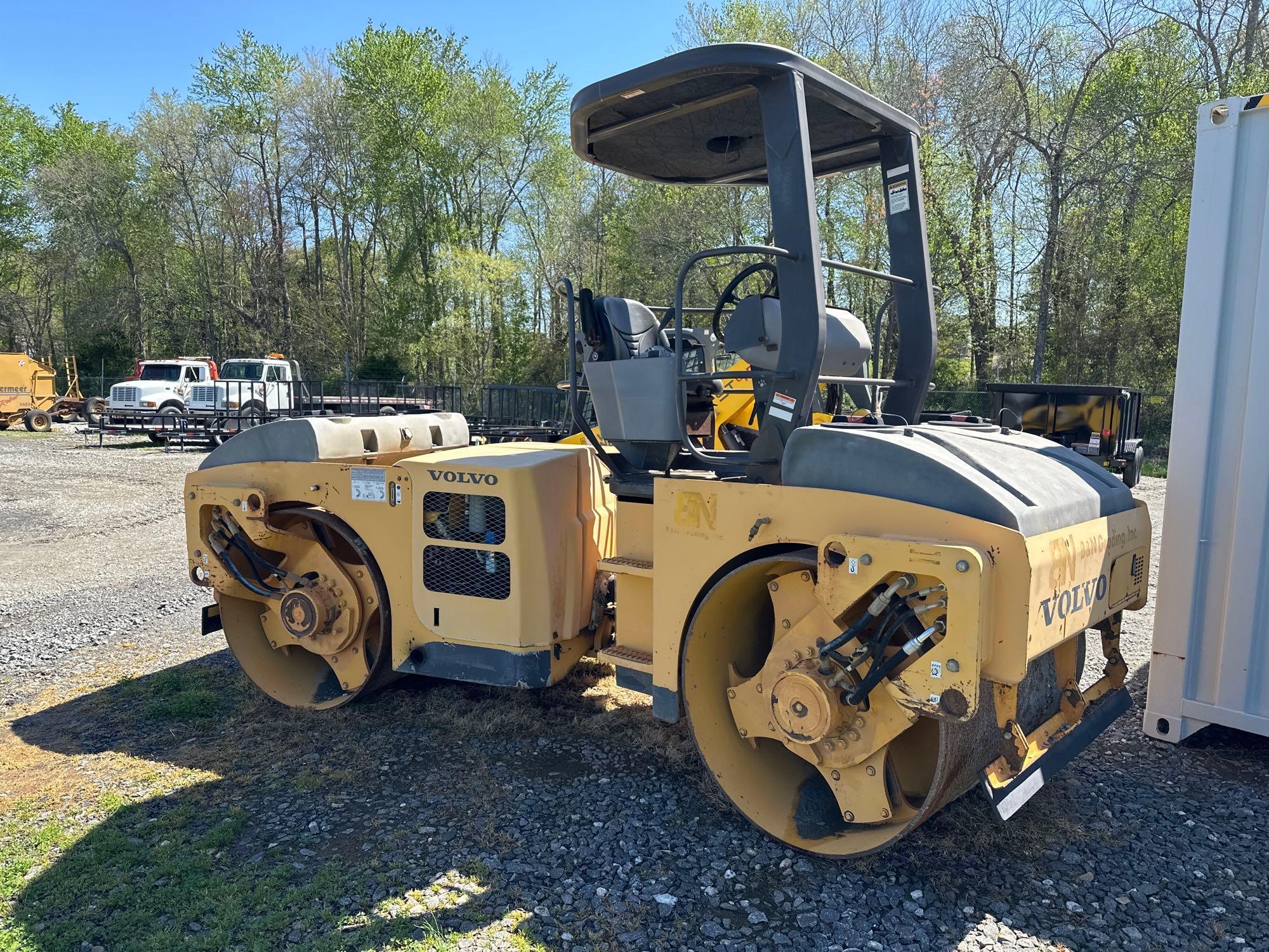 2011 VOLVO DD70HF VIBRATORY TANDEM ASPHALT ROLLER