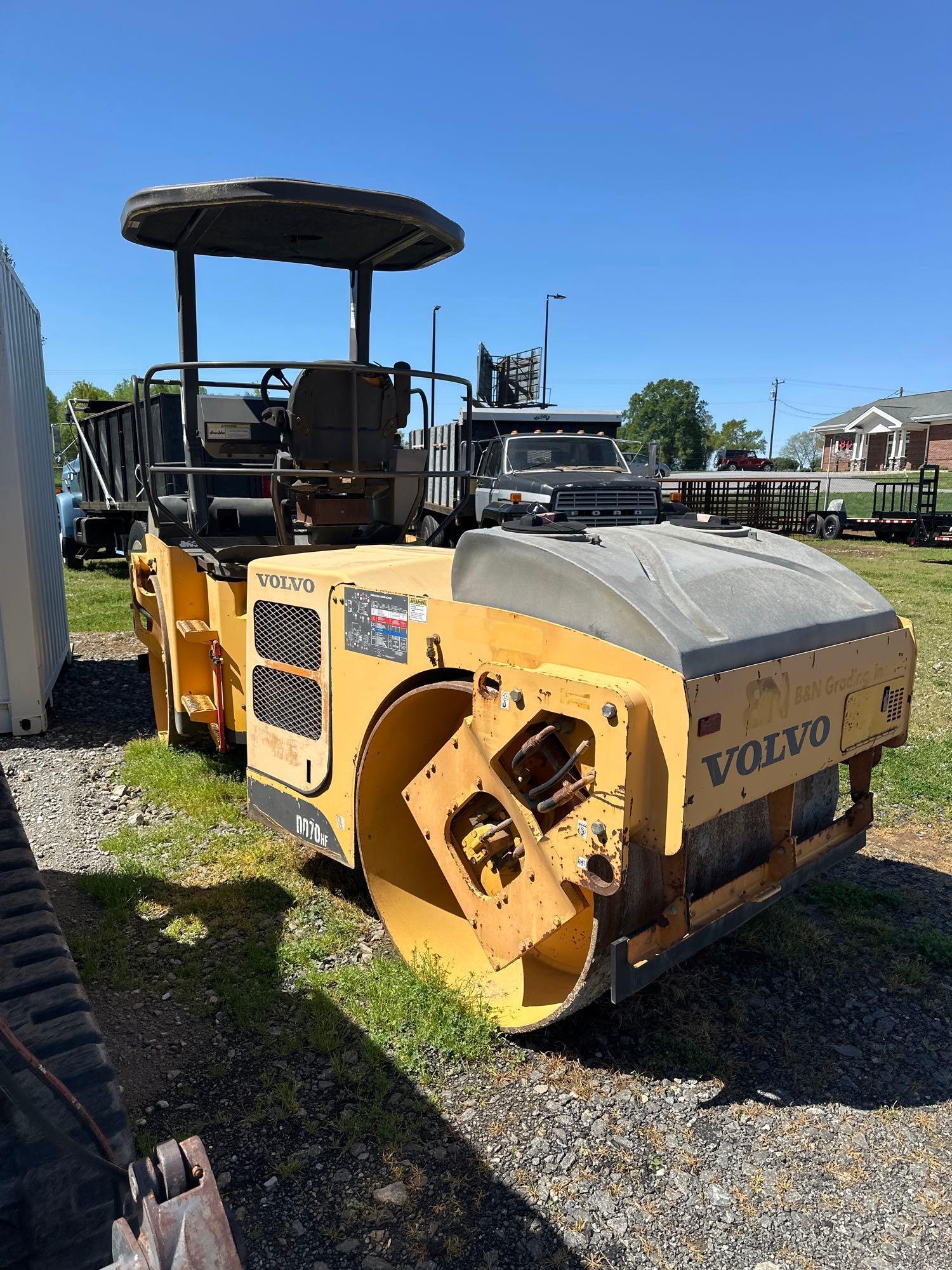 2011 VOLVO DD70HF VIBRATORY TANDEM ASPHALT ROLLER