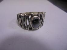 Vintage Ladies Sterling Silver Ring w/ Black Onyx