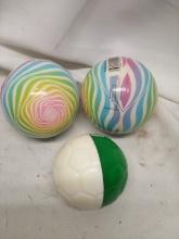 Set of 3 squishable balls