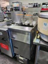 Pitco 40 lb. Gas Fryer with Filter System