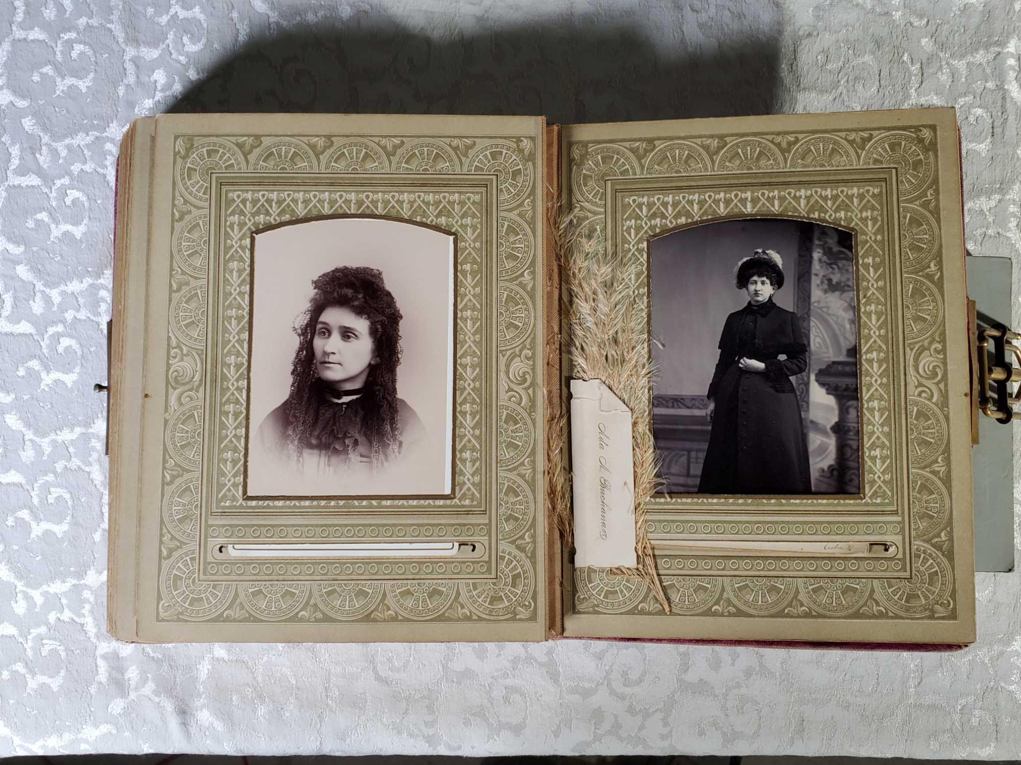 Lot Of Great Vintage Photos Cabinet Cards, Cartes des Visites, Victorian Album, And Tool Box