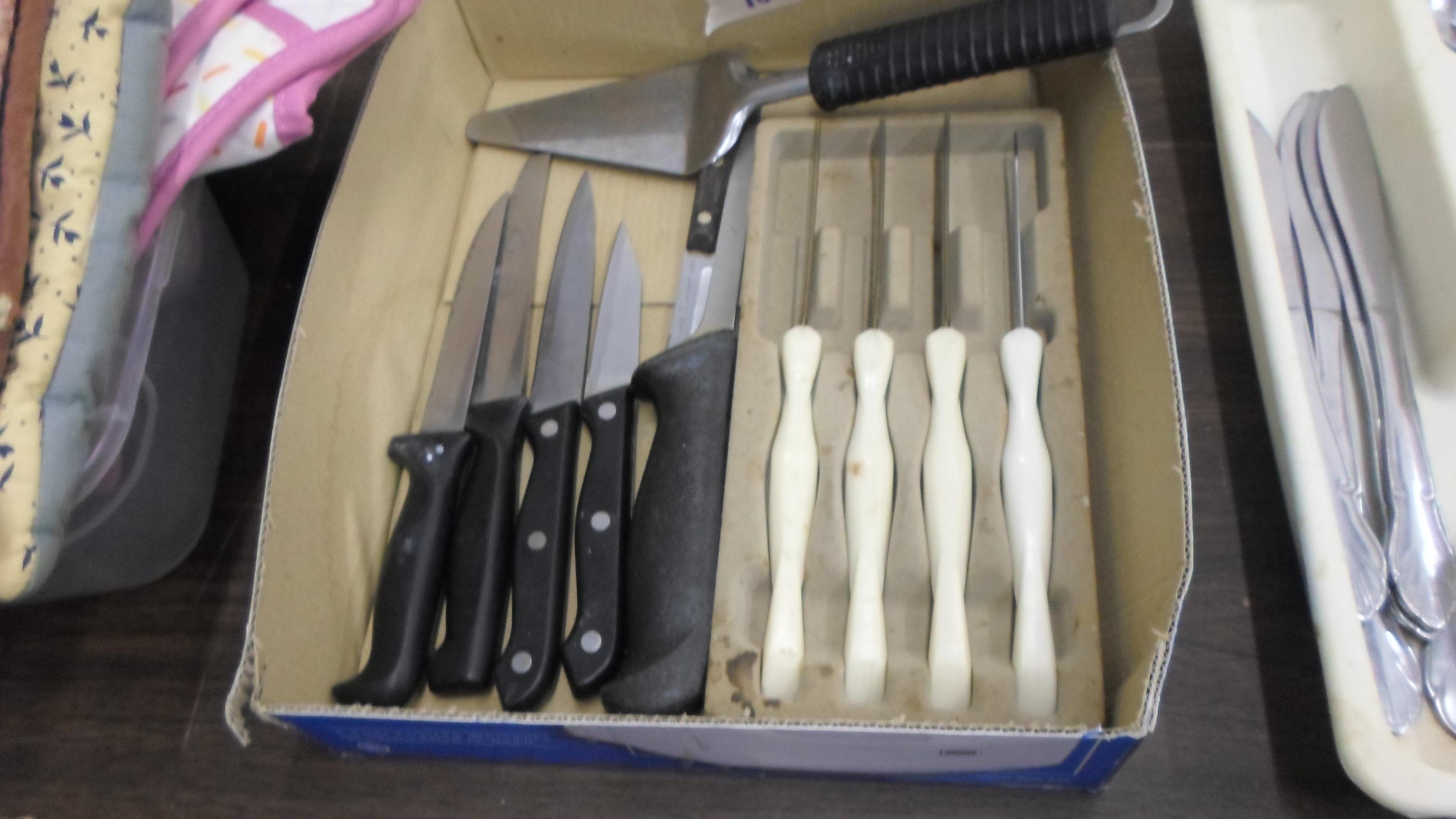knife lot, various kitchen knives and a cake knife