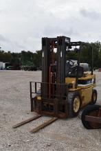 DAEWOO G205-2 4000LB FORKLIFT (SERIAL # 12-00512) (UNKNOWN HOURS) (K)