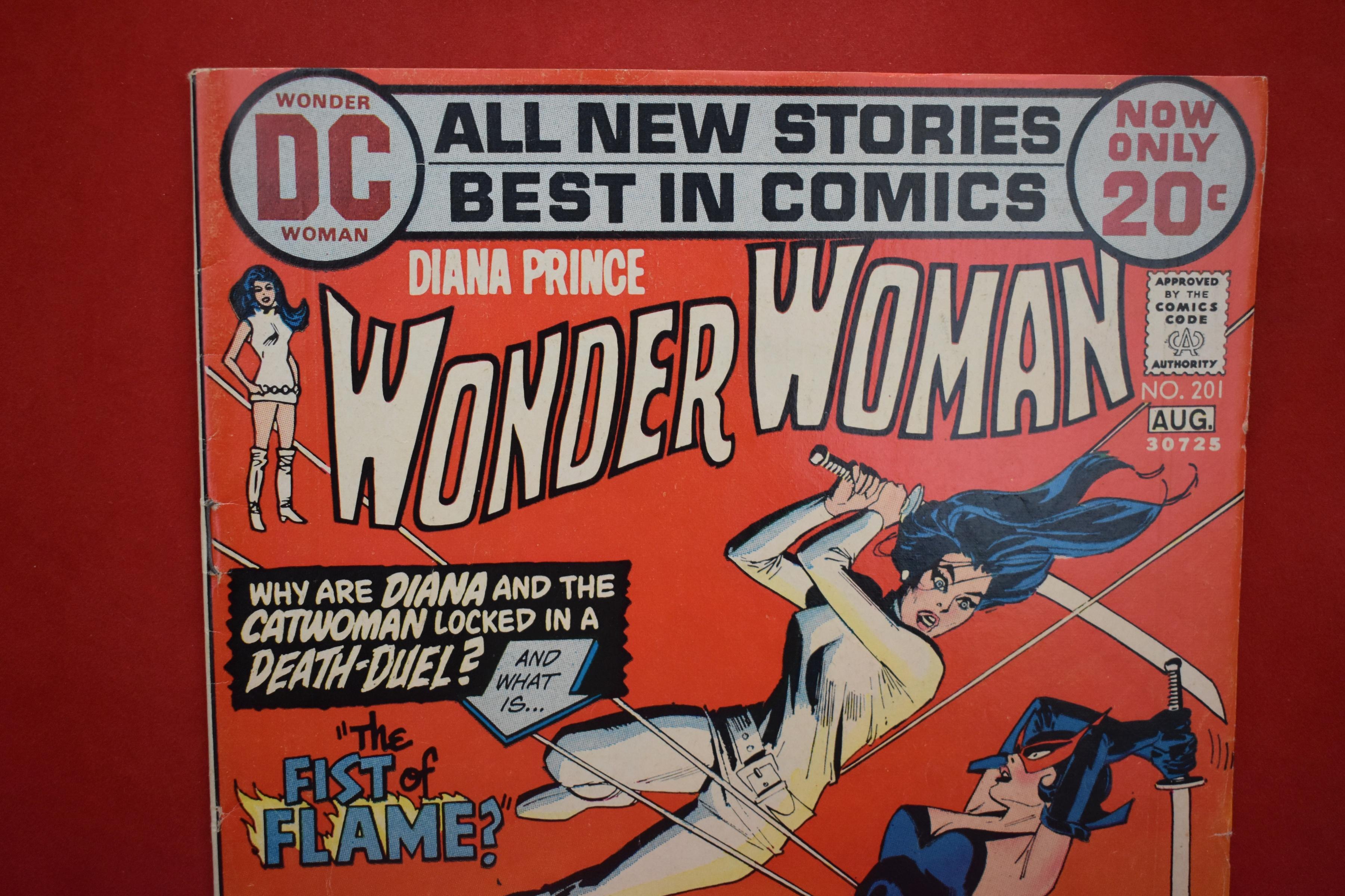 WONDER WOMAN #201 | I-CHING AND CATWOMAN -- THE FIST OF FLAME! | GIORDANO - 1972